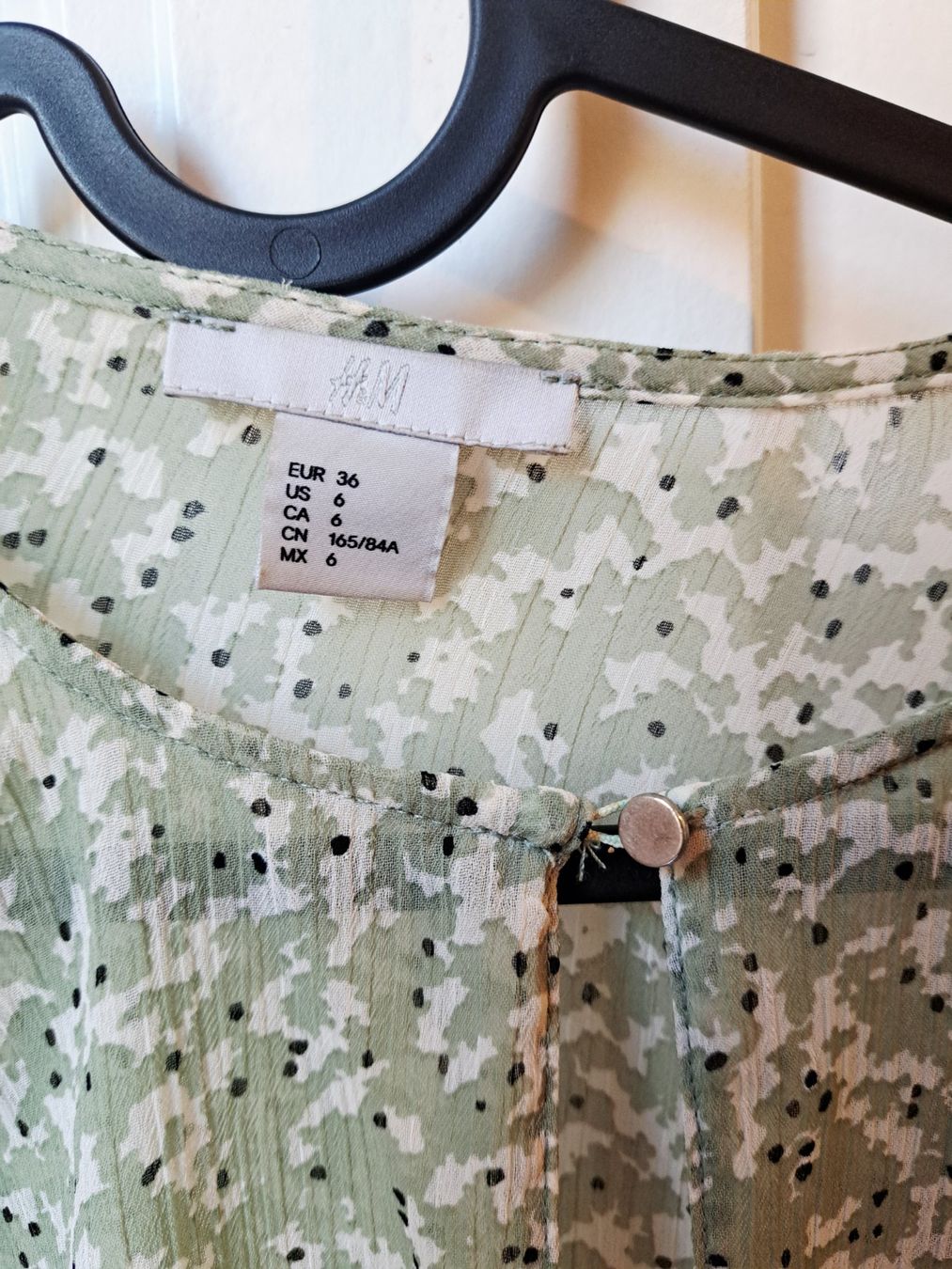 H&M Blusen: Chemisier à volants – Gebraucht aus Genève von UneGenevoiseVintage 2