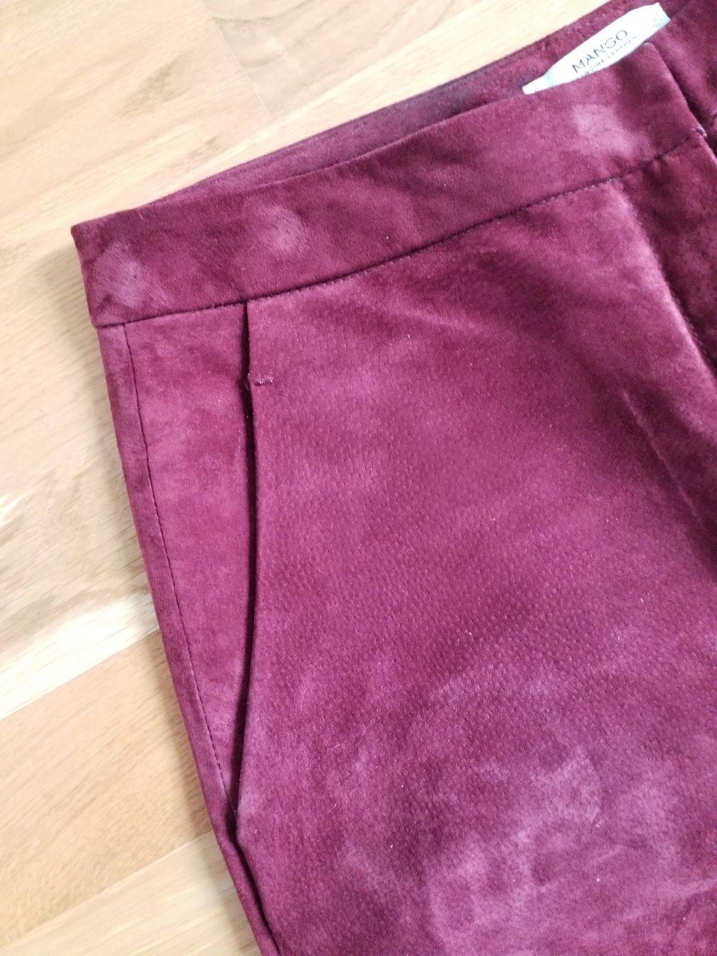 Mango Pantaloni: SUEDE TROUSERS Mango – Usato da Luzern venduto da _Lobster_ 3
