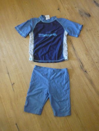Badeshirt und Badehosen Gr. 110/116