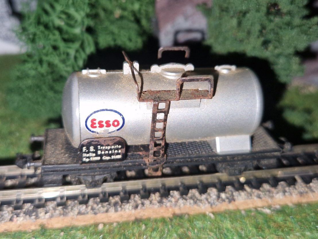 Lima Modellini di ferrovie: Lima Spur N Tankwagen "Esso" antik – Usato da Unterengstringen venduto da b.kaiser81 1