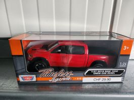 2019 RAM 1500 Crew Cab Rebel 1:27, rot