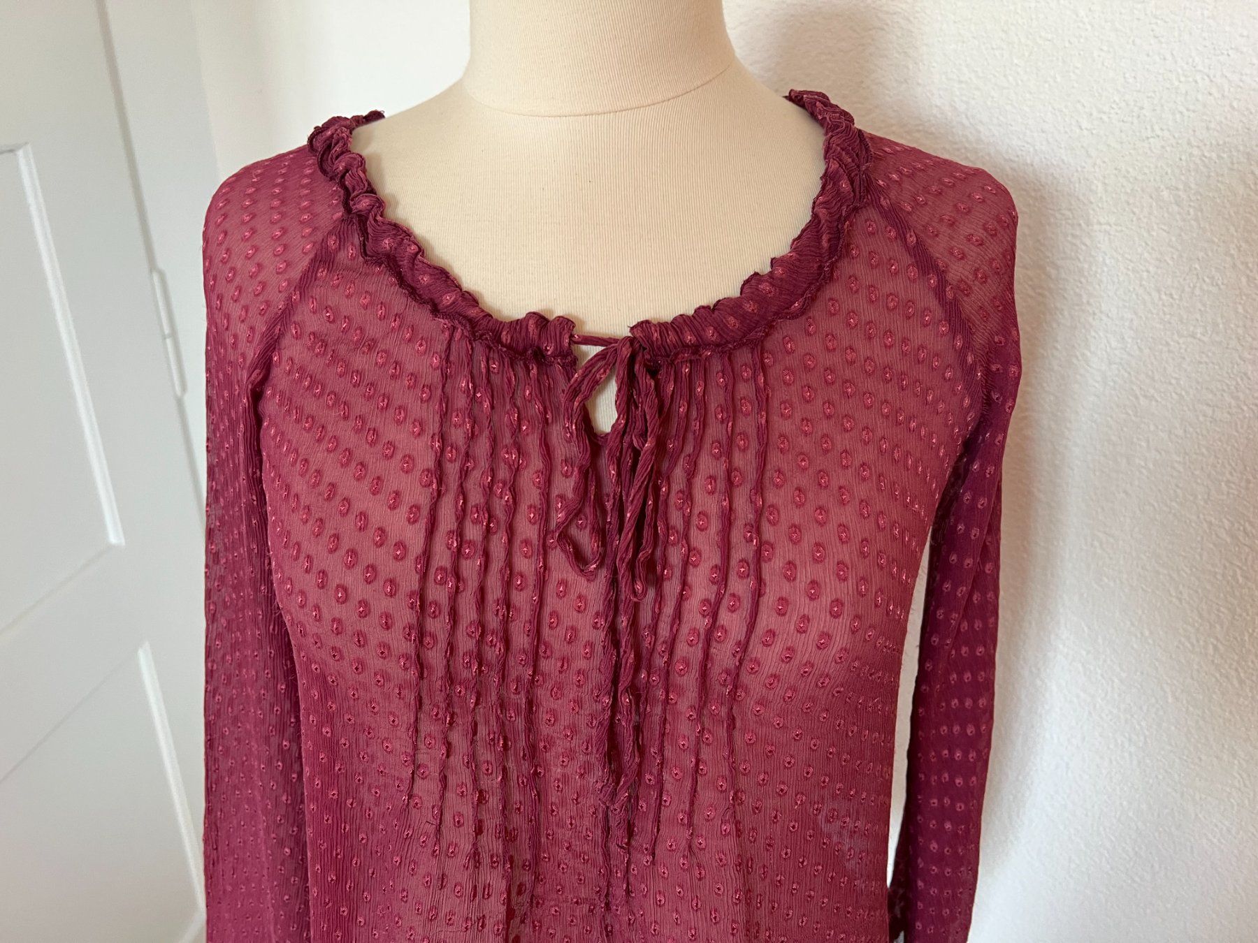 Nile Camicette: transparente Nile Bluse, 100% Seide, Gr. XS, Beere – Usato da Worb venduto da farben20zauber 1