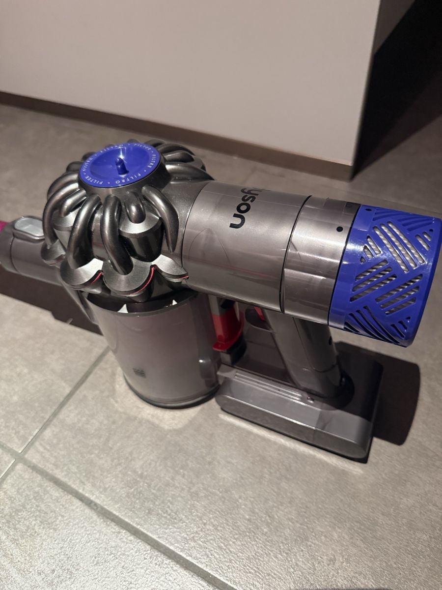 Dyson Aspirateurs & Accessoires: Dyson v6 absolute – Défectueux à Claro par KarinS84