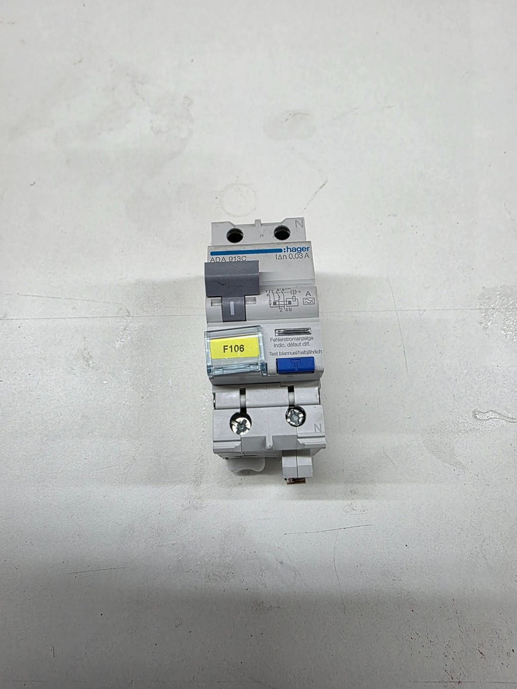 Hager Componenti elettronici: Hager ADA 913C C13 – Usato da Rüti ZH venduto da Madeira14 1