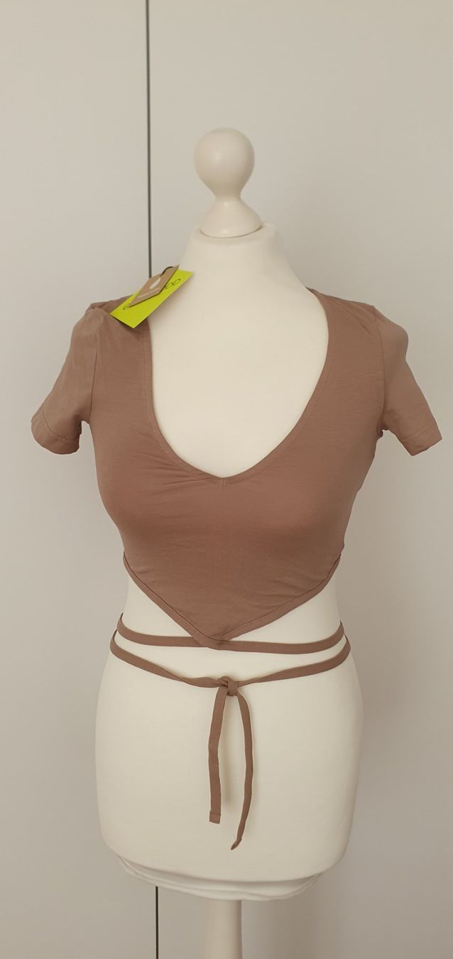 T-shirts: Top beige Neu Grösse 34 – Neuf avec emballage d'origine à Stansstad par InStyle8
