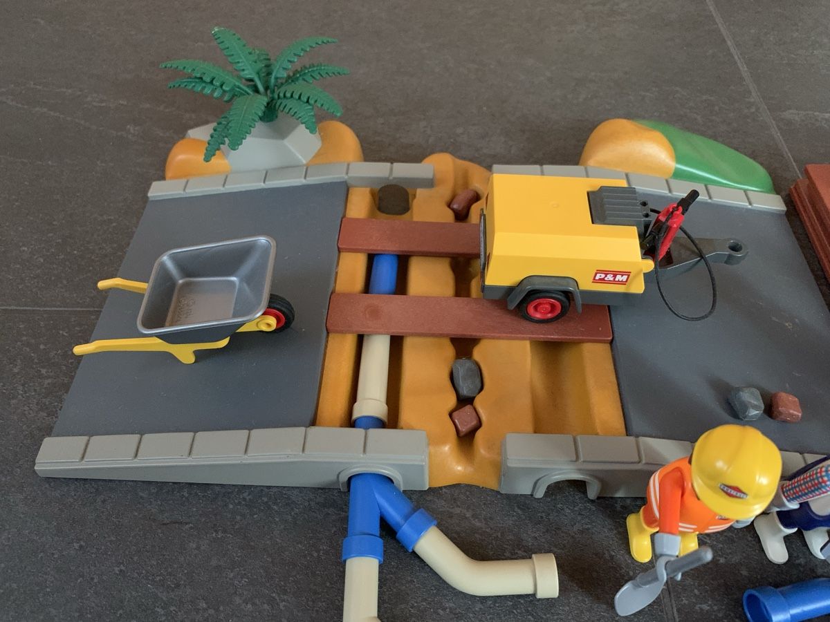 Playmobil Giocattoli: Playmobil Bauarbeiter Set mit Strassenszene – Usato da Aarburg venduto da 2..0 3