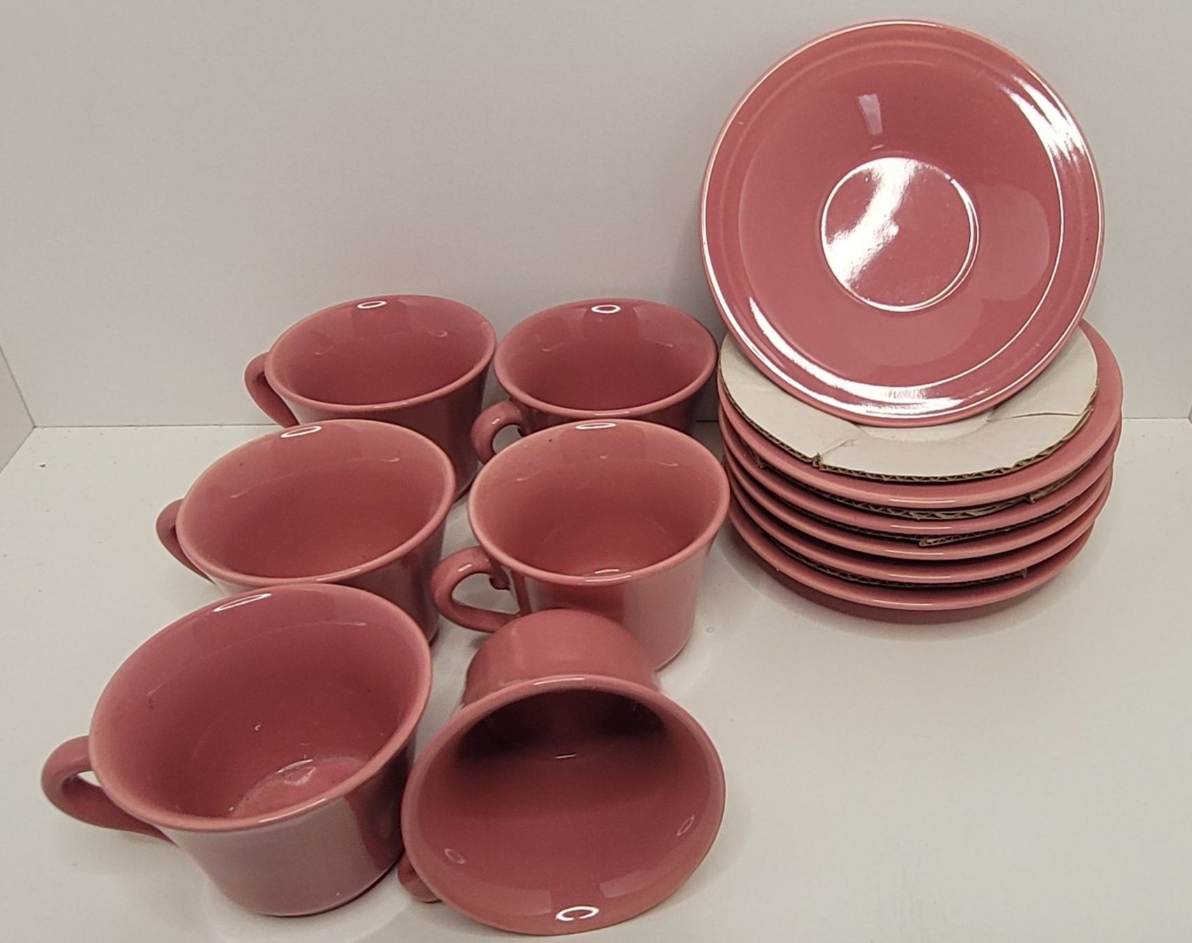 Geschirrsets: Set tasse à café et sous-tasse "Lbp Magnet" – Neu (gemäss Beschreibung) aus Rocourt von PapyCH