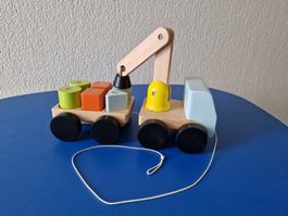 Holzspielzeug: Lastwagen Kran mit Klötzen