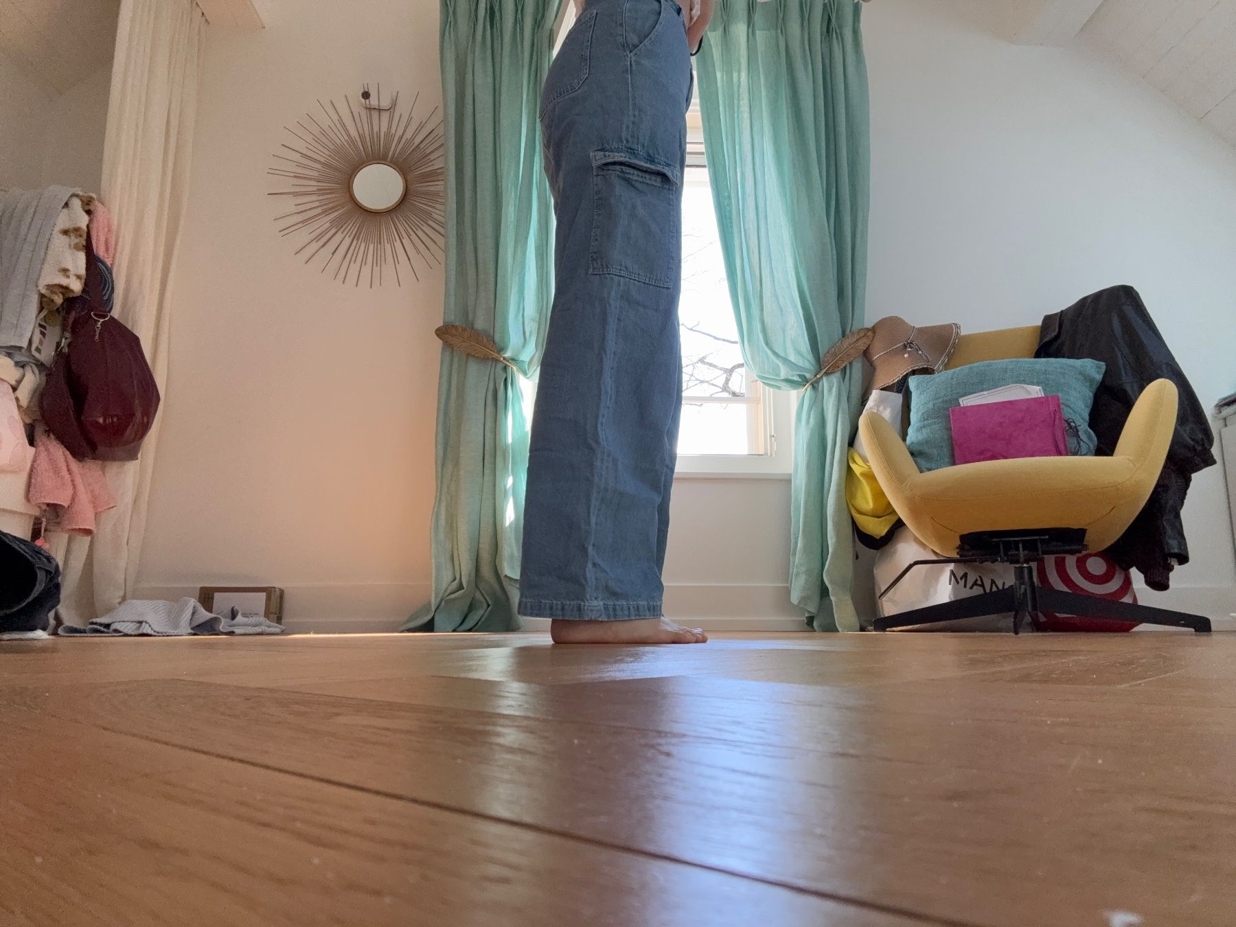 Bershka Pantaloni: Jean Bershka Cargo, Taille Haute – Usato da Vésenaz venduto da gau_v6pf 1