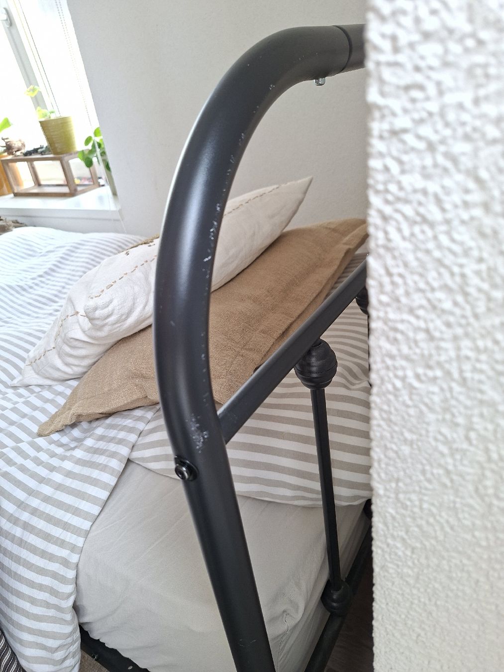 Letti: schwarzes Metallbett 90x200 – Usato da Götighofen venduto da cherryjuice 2