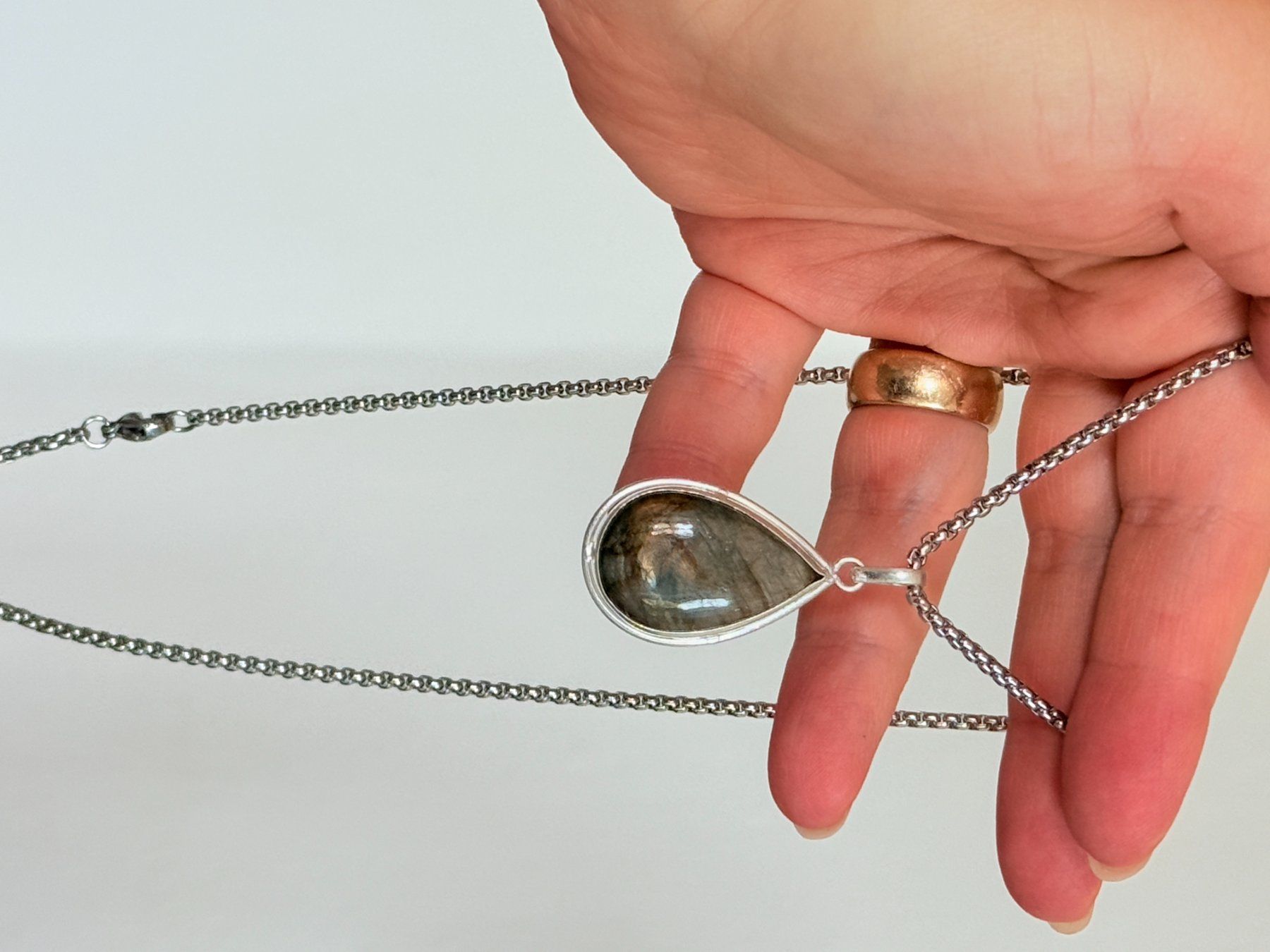 Colliers: Collier avec Labradorite – Neuf avec emballage d'origine à Genève par AWWA 5
