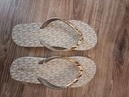 Michael kors flip flop