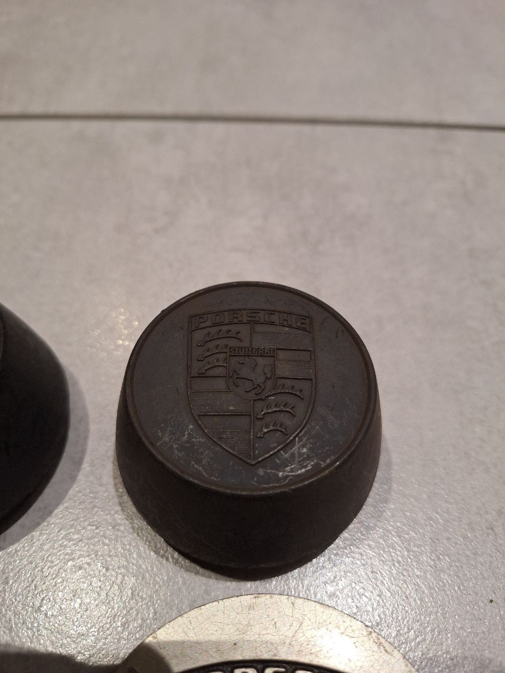 Porsche Tutti pezzi di ricambio auto: Alte Porsche Nabendeckel  – Usato da Jonen venduto da gon_2swz 1