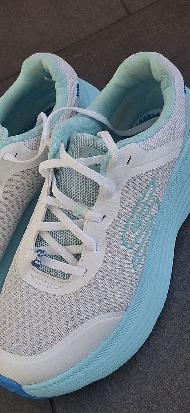Skechers Chaussures hommes: SKETCHERS GR 40 EDITION. – D'occasion à Kerzers par ExpressoTerreno 1