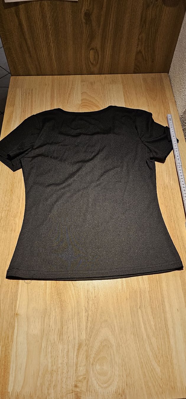T-Shirts: Schwarzes Shirt Gr. L - Elegant und Modisch! – Gebraucht aus Azmoos von Jadejo 2
