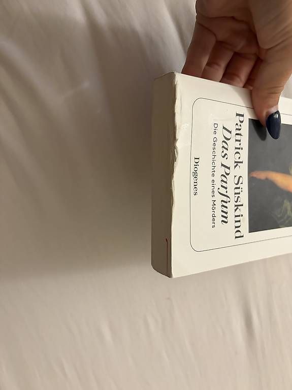Bücher: Das Parfüm Buch – Gebraucht aus Ebnat-Kappel von Mzottli 1