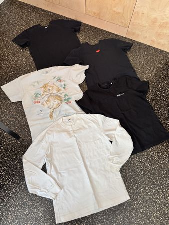 Pack of 5 t shirts nike, uniqlo around size small to medium