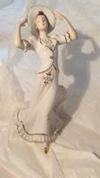 Porzellanfigur Dame in Weiss mit Hut