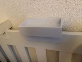 Praktisches Bett-Ablage für Tablet, Bücher, Handy und mehr!