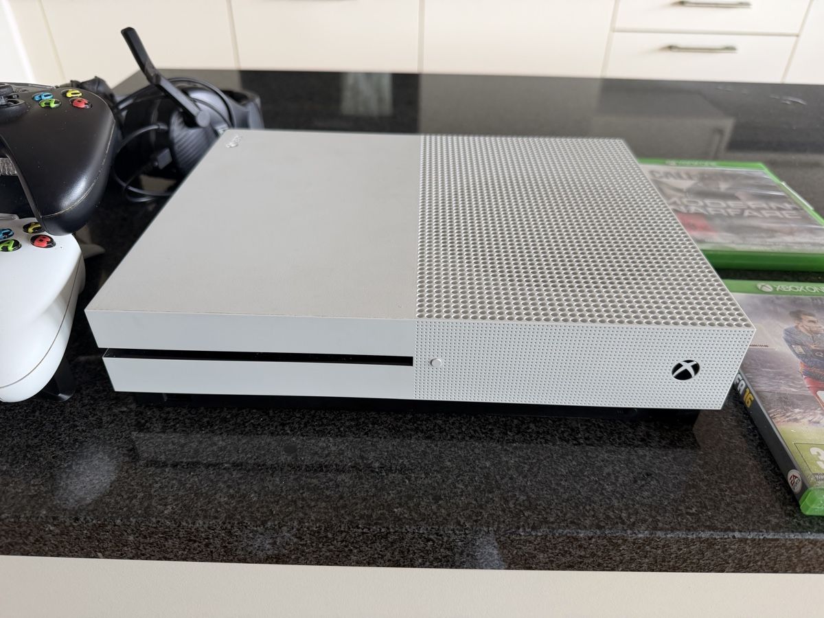 Console: Xbox OneS – Usato da Othmarsingen venduto da Josephinka 2