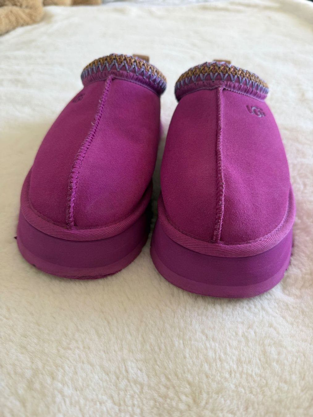 Ugg Chaussures femmes: PINK UGGS – Neuf (Voir description) à Lausanne par naa_f7gg 1