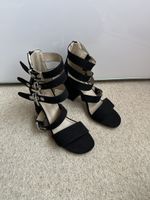 Schwarze Sandalen mit Absatz und Schnallen Grösse 39