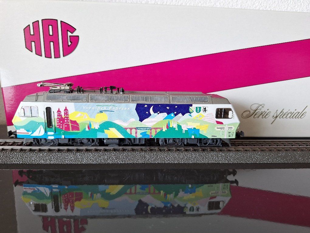 HAG HO. Locomotive Re 4/4 BT, 50 ans de HAG, selon photos (Neuf avec ...