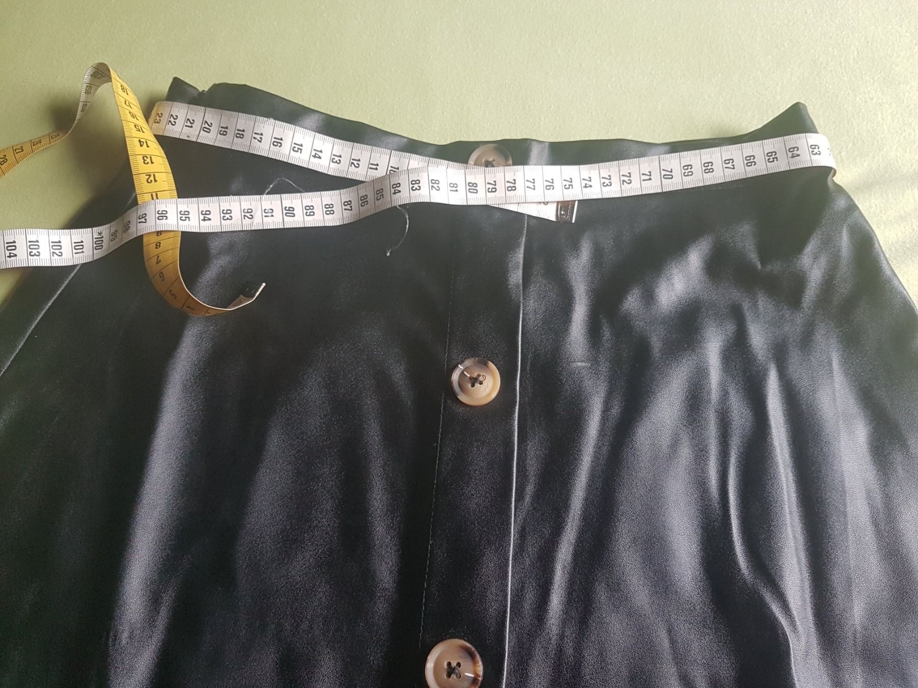 Shein Gonne: Jupe noire imitation cuir taille S marque Shein – Usato da Villiers venduto da san_jn5w 8