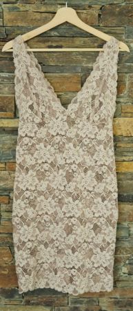 Kleid aus Spitze Gr. M Intimissimi beige/rosa