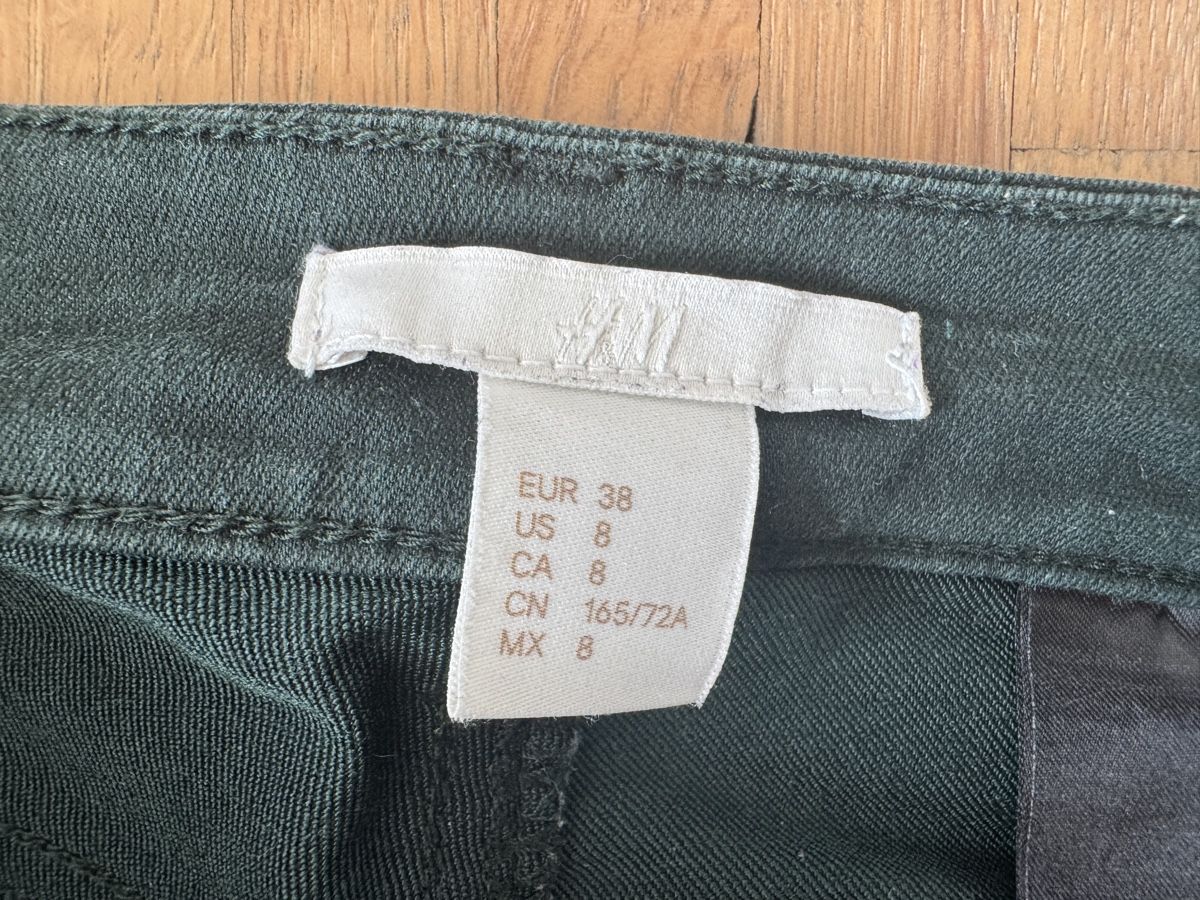 H&M Jeans: Jeans dunkelgrün EUR 38 – Gebraucht aus Münsingen von sam_528s 4