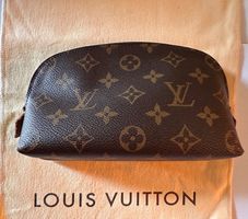 Trousse de toilette pochette cosmétique Louis Vuitton