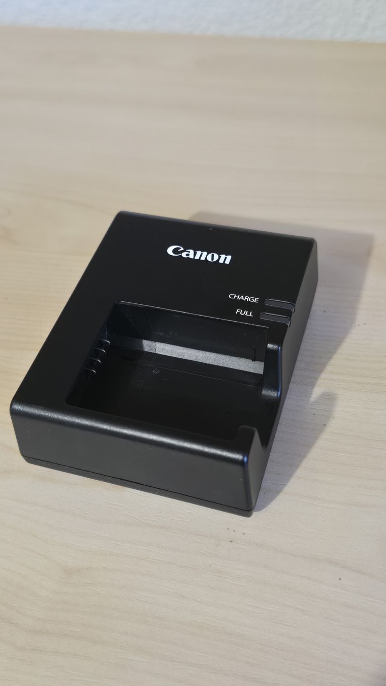 Canon Appareil photo: Canon EOS 4000D set mit 18-55mm – D'occasion à Bern par apo_772h 5