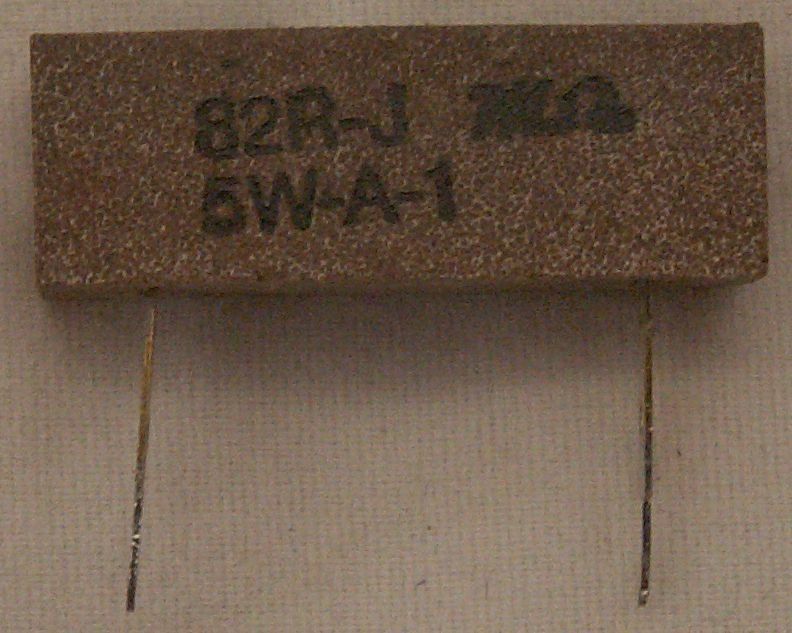 Componenti elettronici: 10x résistances 5W 82 ohm – Nuovo (secondo la descrizione) da Attalens venduto da Gmsa68