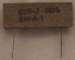 10x résistances 5W 82 ohm
