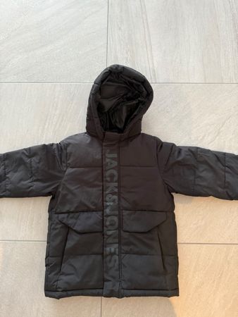 Veste d'hiver Jack & Jones noir taille 140 bon état