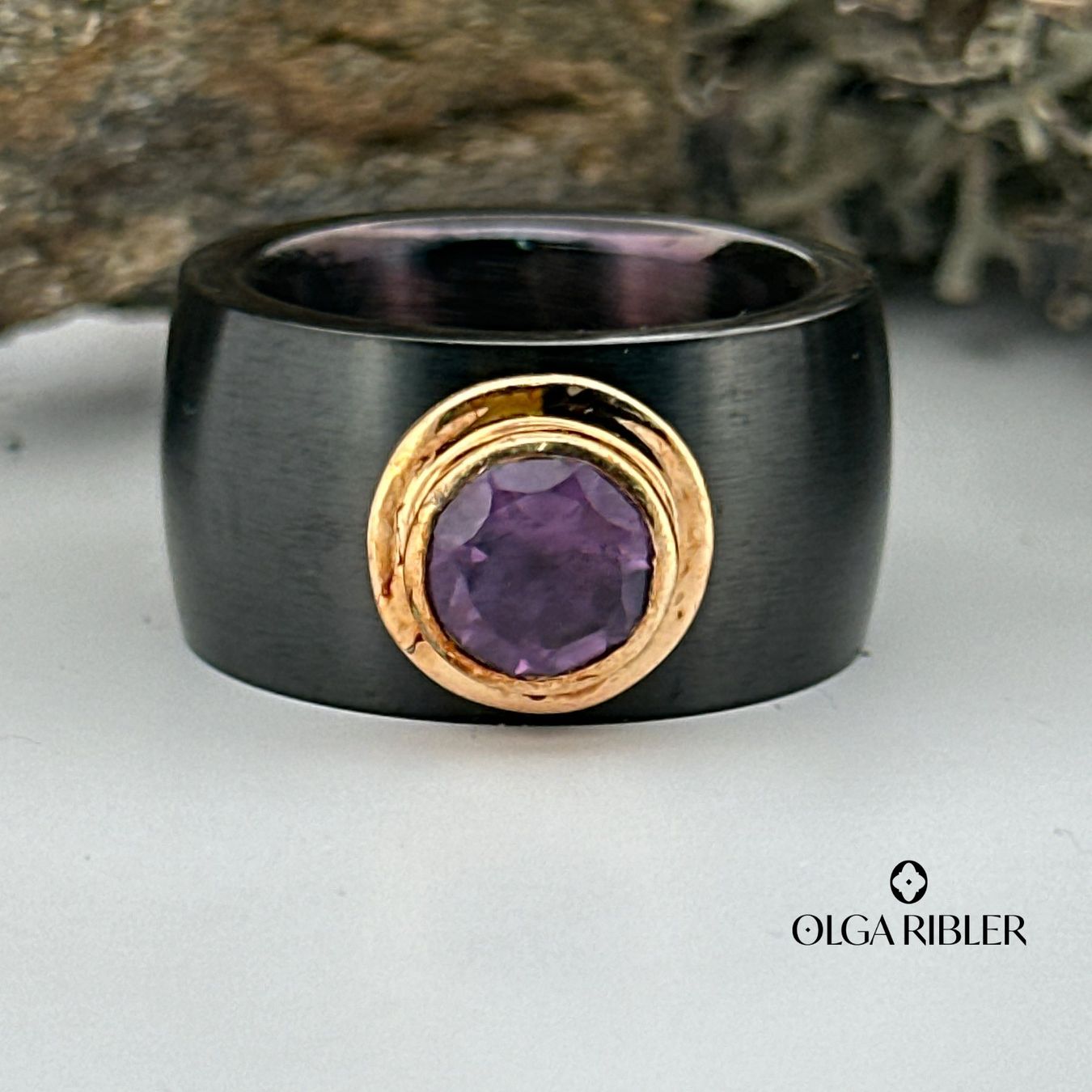 Olga Ribler Anelli: Edelstahl Ring mit Amethyste,  Ringgrösse 57 – Nuovo (secondo la descrizione) da Luzern venduto da Schmuckoutlet 4