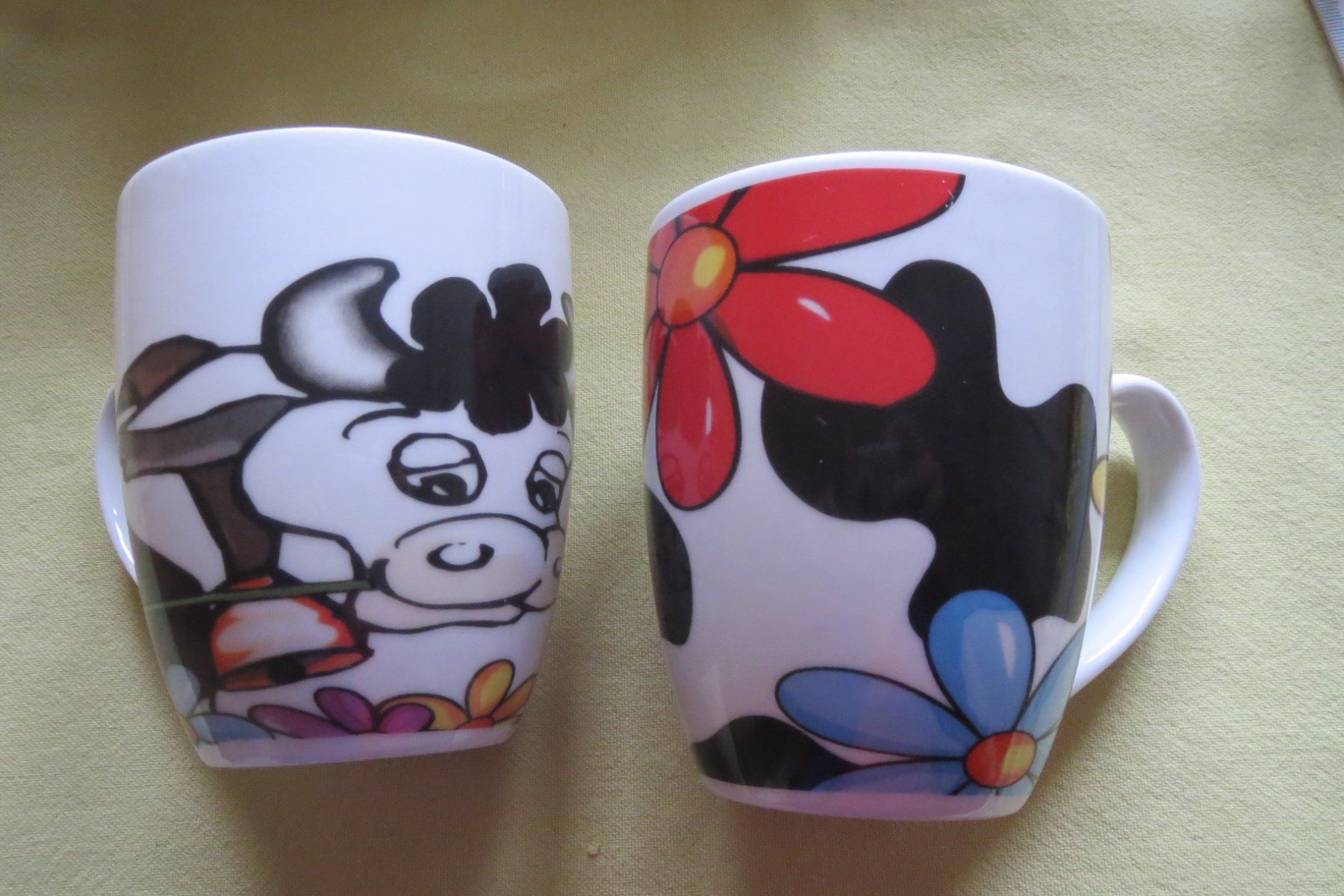 Tazze: Tassen mit Kuh und Blumenmuster – Usato da Herisau venduto da fan_h9qj 2