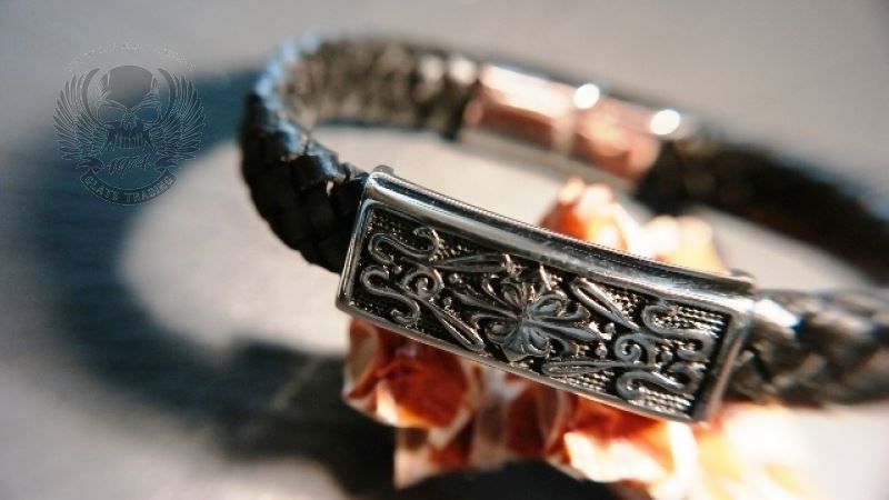 Bracciali & Braccialetti: Armband aus Edelstahl & Leder – Nuovo e nell'imballaggio originale da Wald ZH venduto da GlatzTrading 2