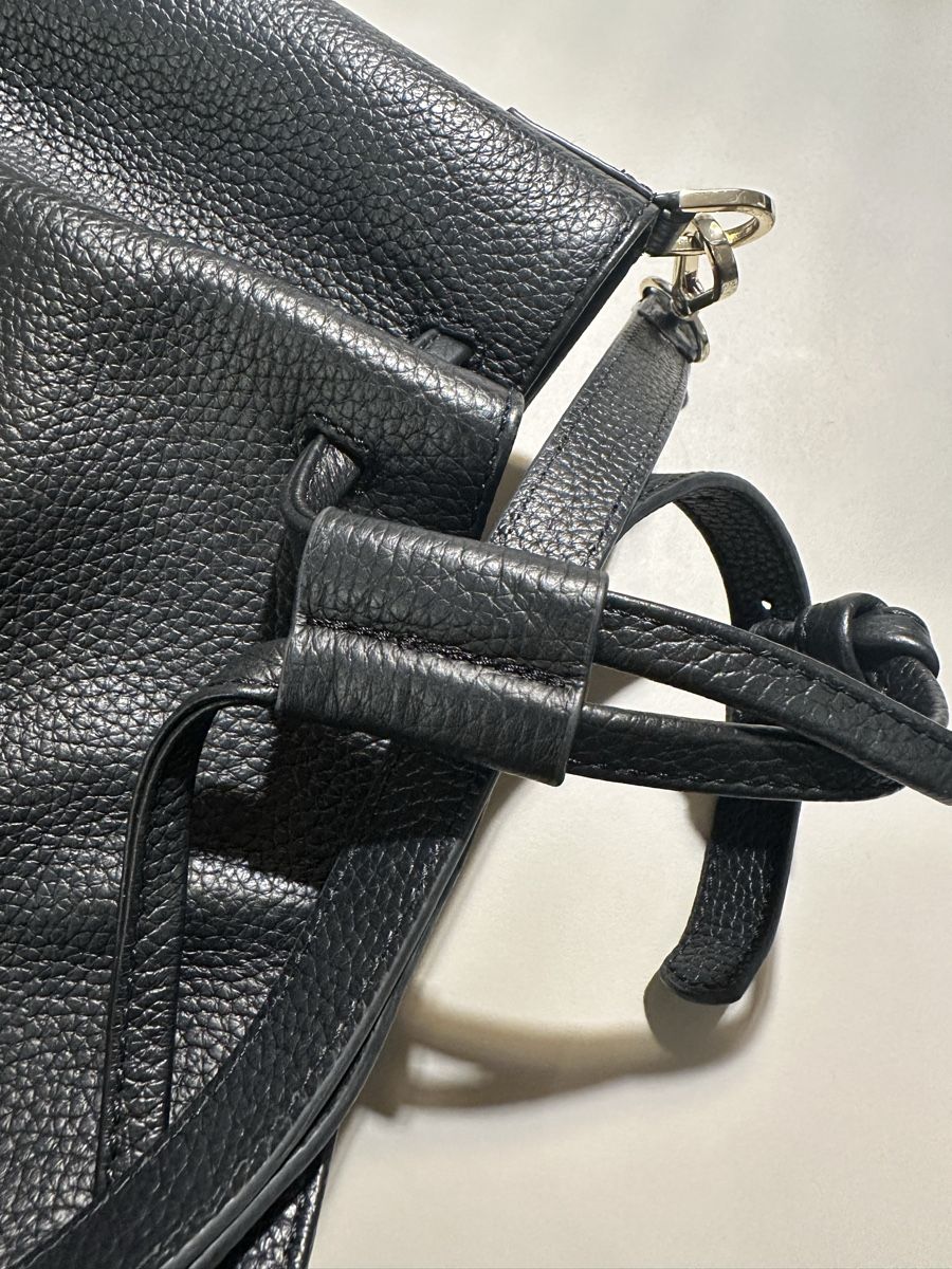 Aigner Borse da donna: Schwarze Beuteltasche von Aigner – Nuovo (secondo la descrizione) da Bern venduto da est_56rm 5