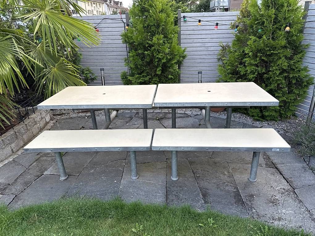 Set di tavolo e panche: Mc Donald  Tische – Usato da Lyss venduto da Nicolo17
