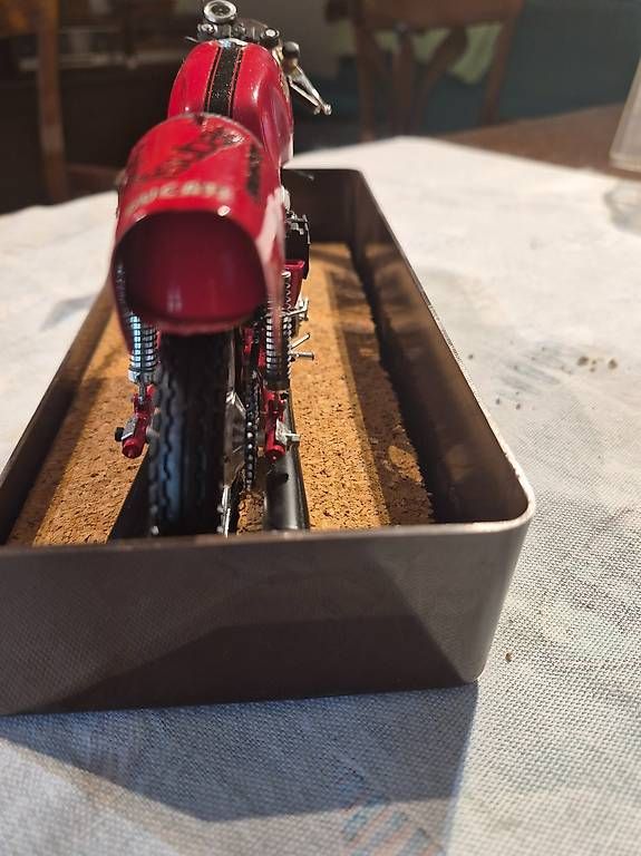 Ducati Kit di modellismo & Modellini statici: Modellino Ducati 750 ss da corsa – Usato da Riva San Vitale venduto da Marneta 1
