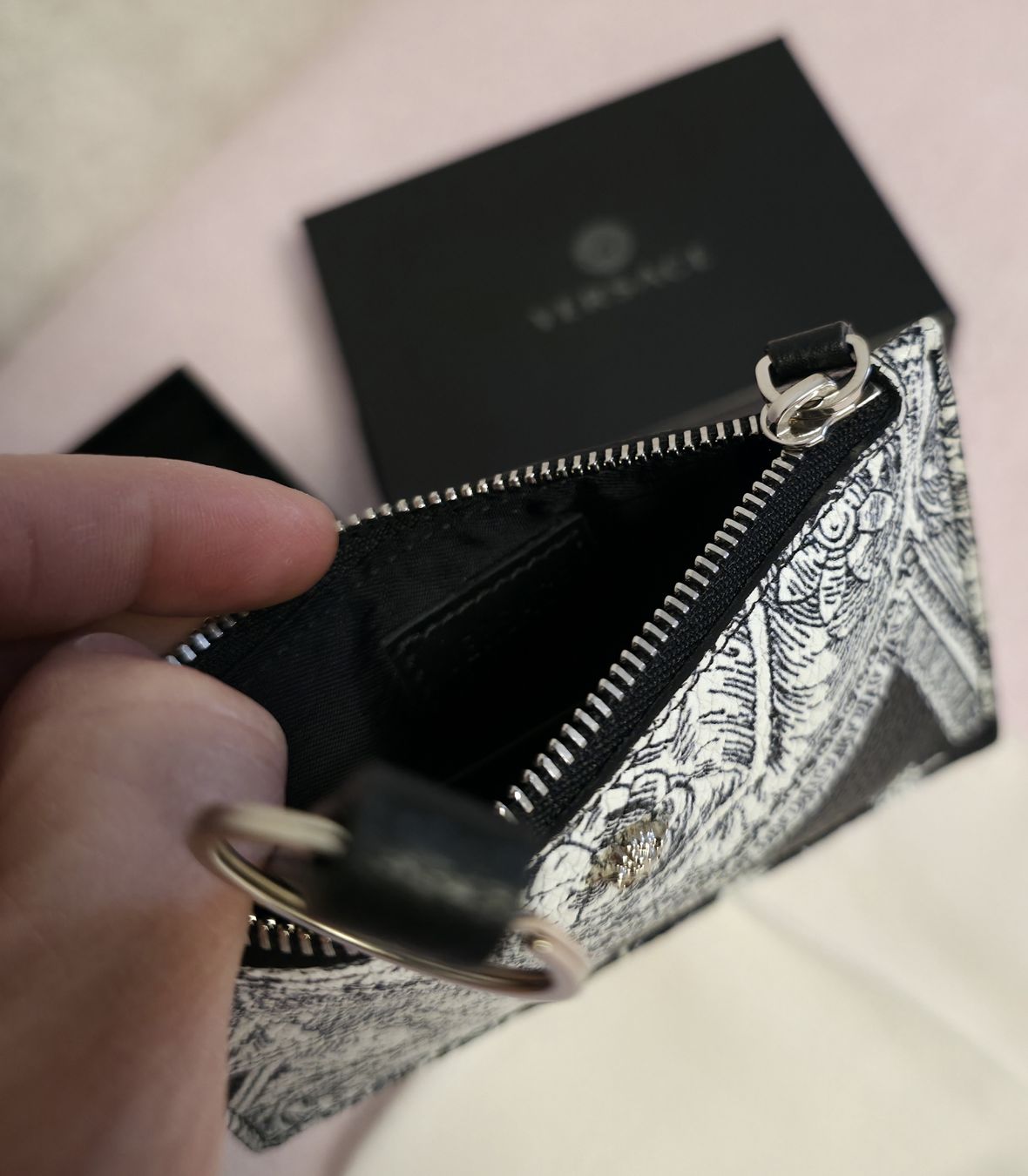 Versace Schlüsselanhänger & - bänder: Versace Schlüsselanhänger Tasche Neu – Neu und originalverpackt aus Amriswil von newschweiz 3