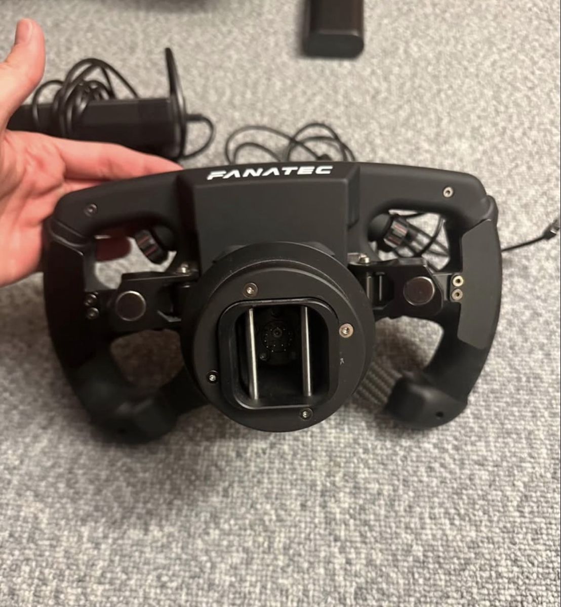 Fanatec Console: Verkaufe mein Fanatec Simracing-Setup – Usato da Wienacht-Tobel venduto da Jrity 1