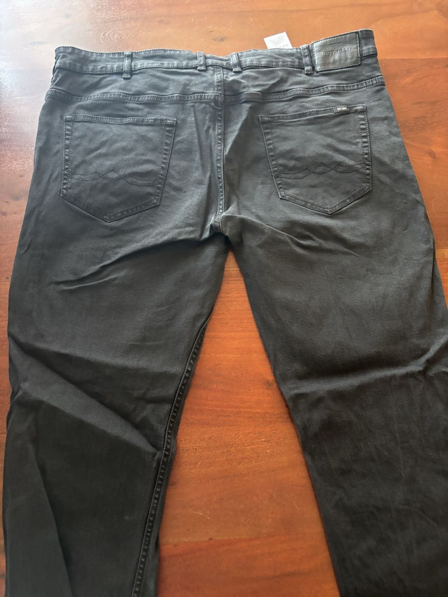 Jeans: Schwarze Jeans-Hose W42/L32 – Usato da Läufelfingen venduto da Seraphim13 2