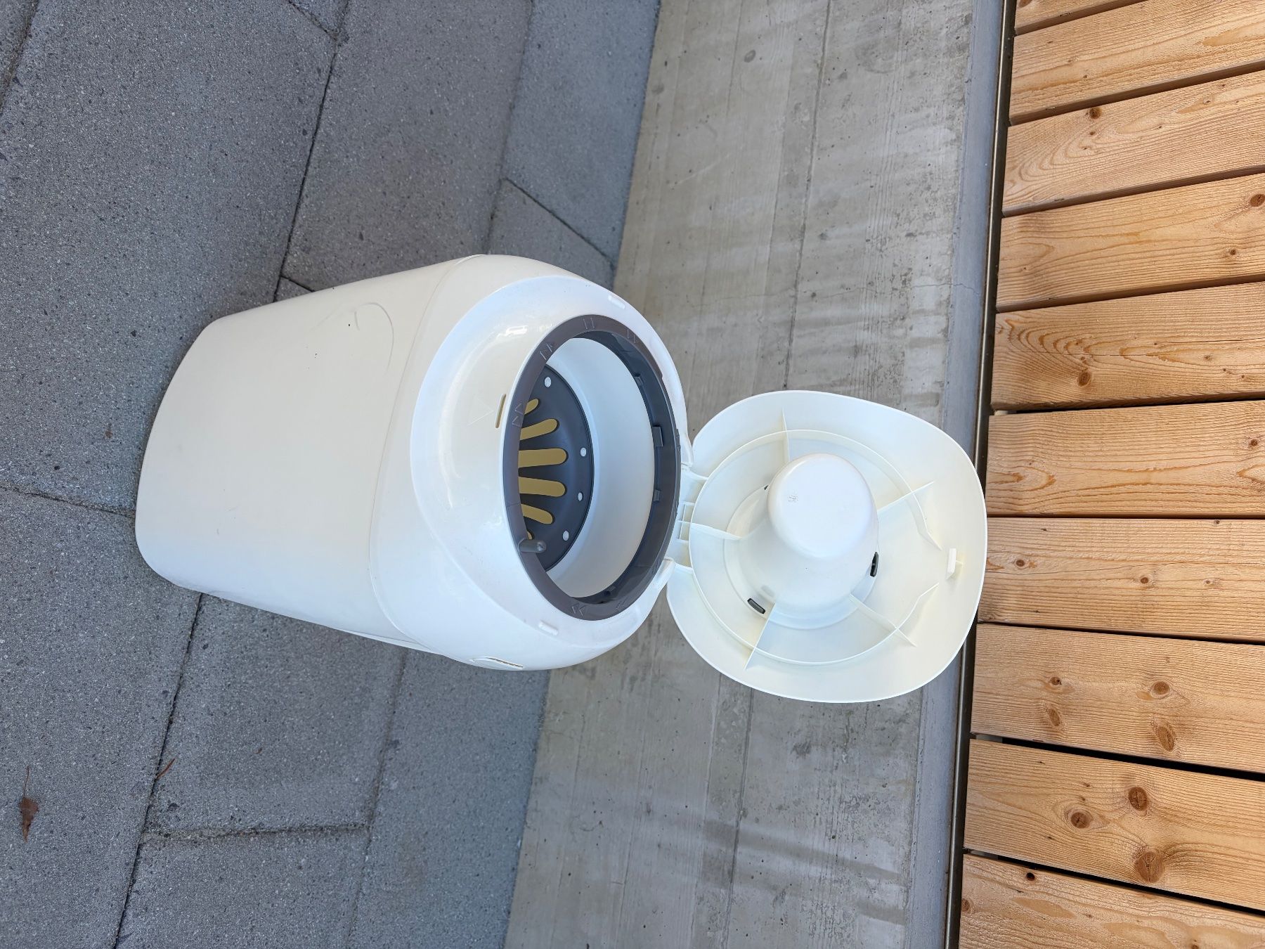 Abfalleimer: Diaper disposal bin white used condition – Gebraucht aus Basel von happyelephant 1