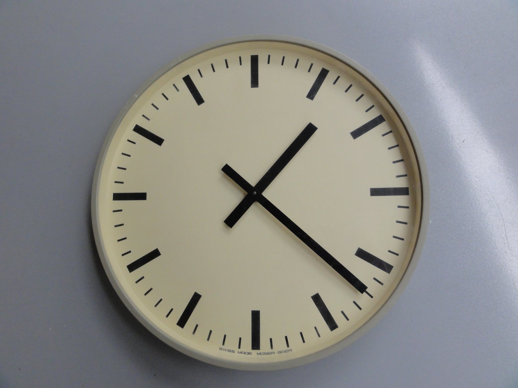 Stand- & Wanduhren: Nebenuhr MOSER - BAER – Gebraucht aus Kriens von Scheiksbir 1