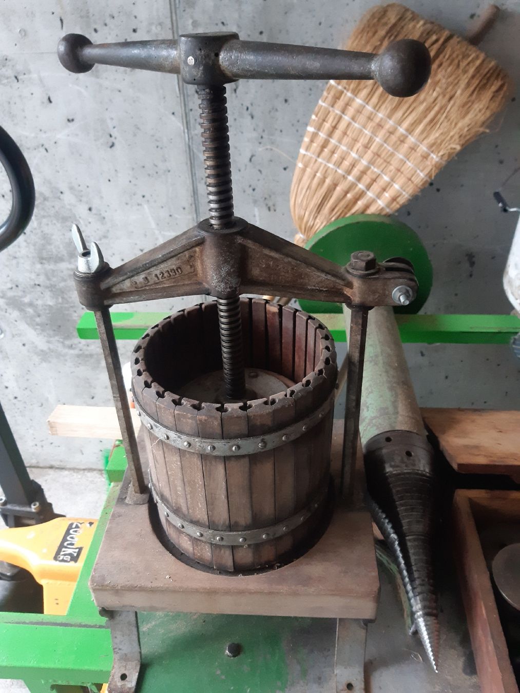 Tutte le macchine: Traubenpresse – Usato da Ramersberg venduto da Subski300