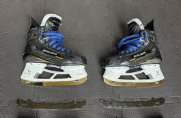 Bauer M5 Pro Hockey Skates 2.5EE with 2 BladeTech blades