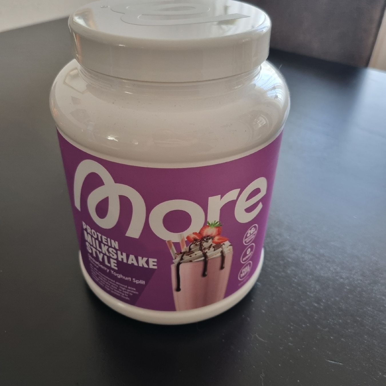 More Nutrition Cibi & Specialità: More Protein Milkshake Style, Strawberry Yoghurt Split – Nuovo e nell'imballaggio originale da Bülach venduto da JadeW.86