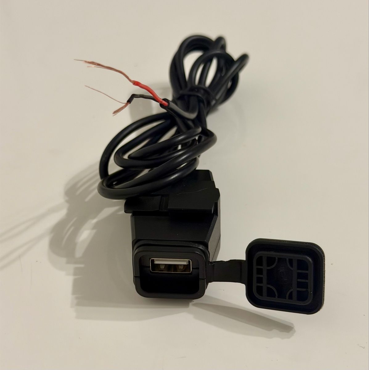 Sonstiges Campingzubehör: universeller USB-Anschluss – Neu (gemäss Beschreibung) aus St.Gallen von pep_2gfq